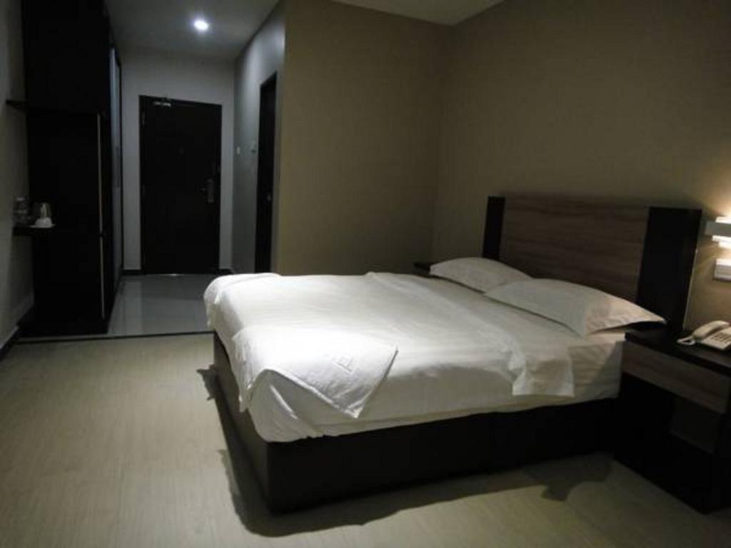 Galaxy Hotel Simpang Ampat  Bagian luar foto