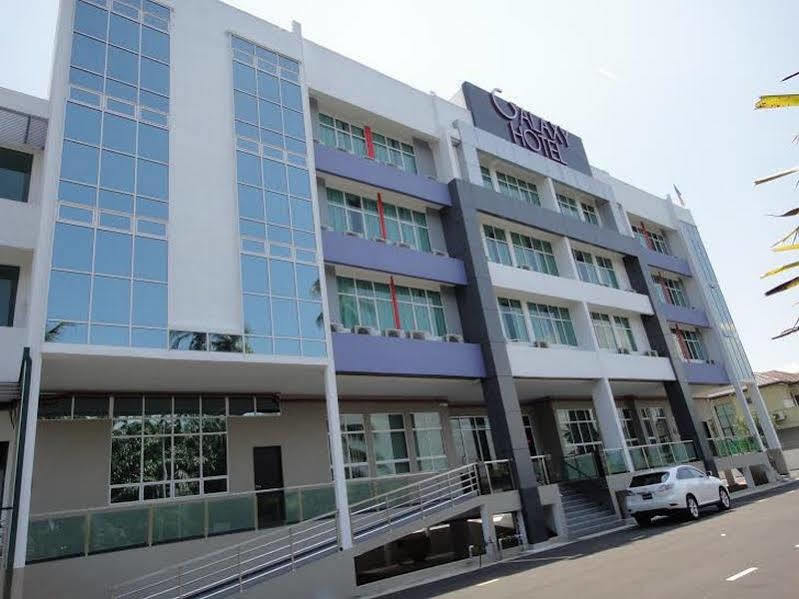 Galaxy Hotel Simpang Ampat  Bagian luar foto